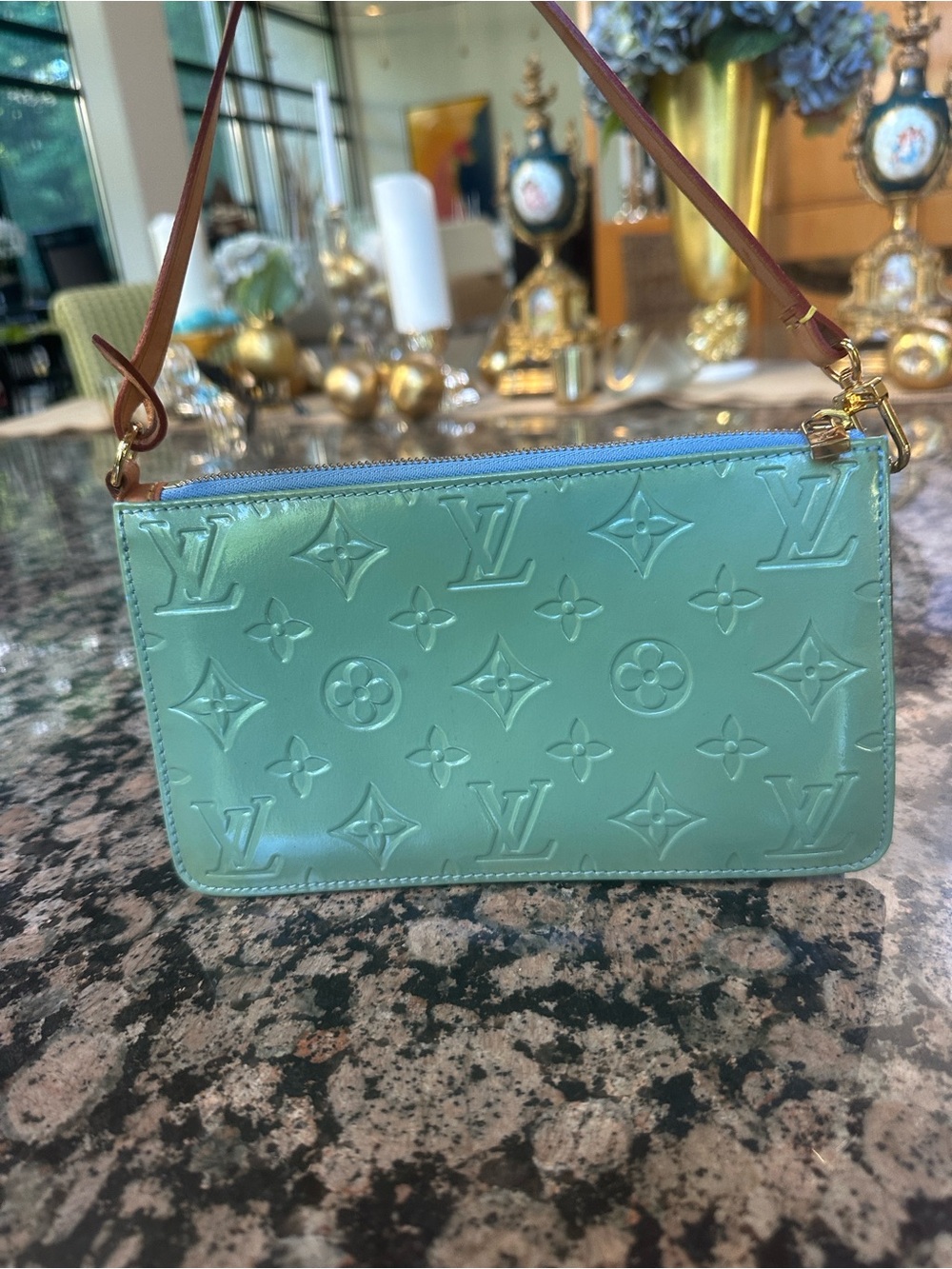 Louis Vuitton Turquoise Vernis Monogram Wristlet Pochette - Picture 3 of 14